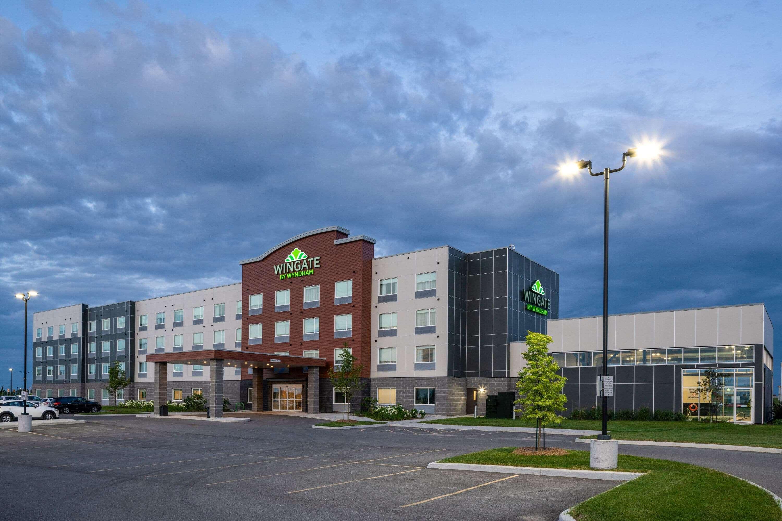 Wingate by Wyndham Kanata West Ottawa Bagian luar foto